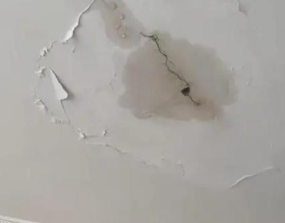 吐鲁番阳台漏水维修公司分享下屋面防水工程质量问题原因分析